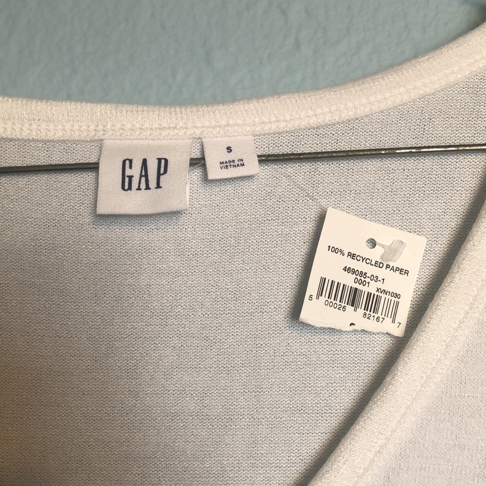 NWT GAP Womens Size Small Crisp White V-Neck Tunic Sweater Shirt Top Side Slits - Picture 4 of 9